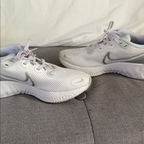 NWOT NIKE RENEW - Picture 3 of 5